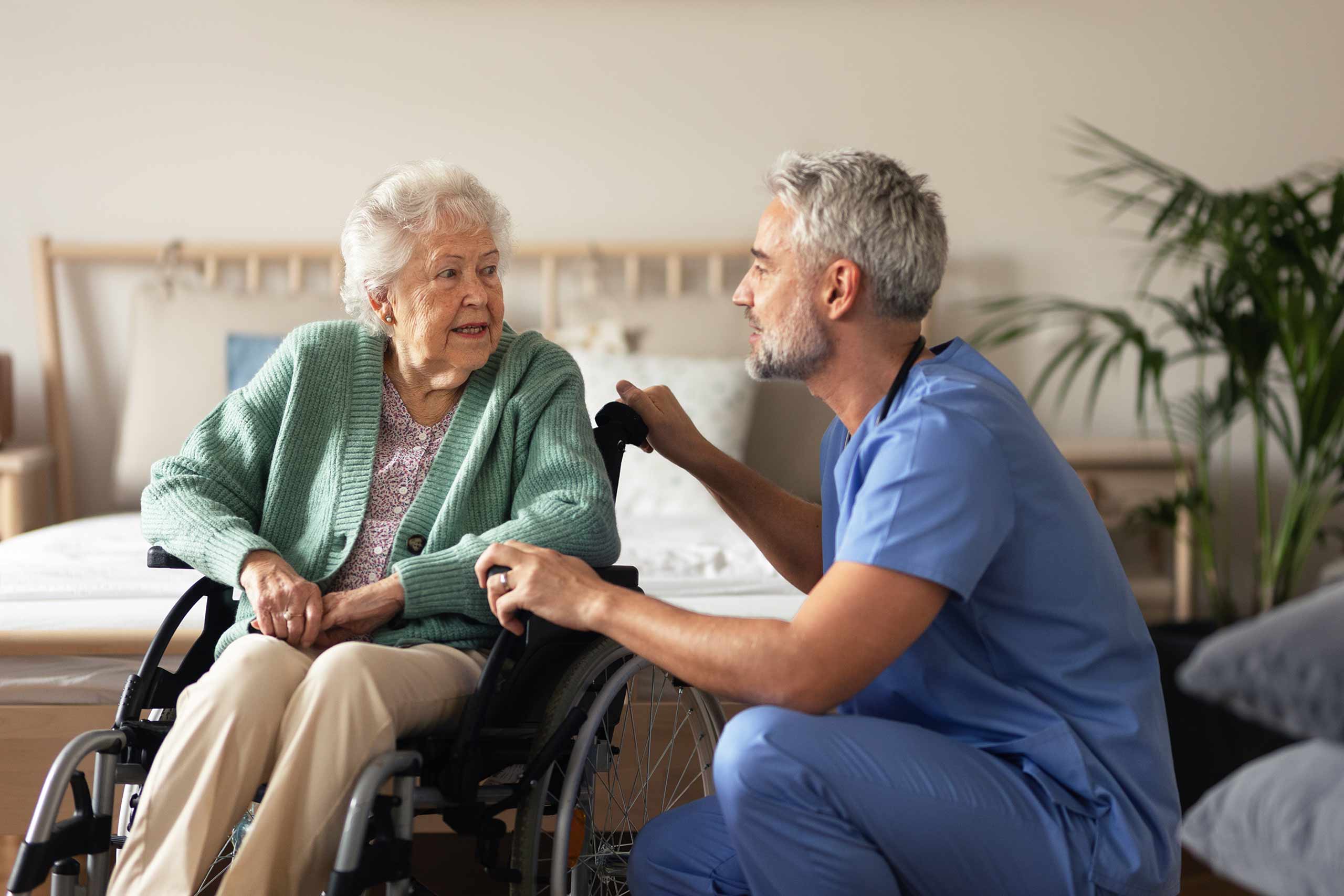 A Guide to Deciding Between Assisted Living and Nursing Homes in Rhode Island